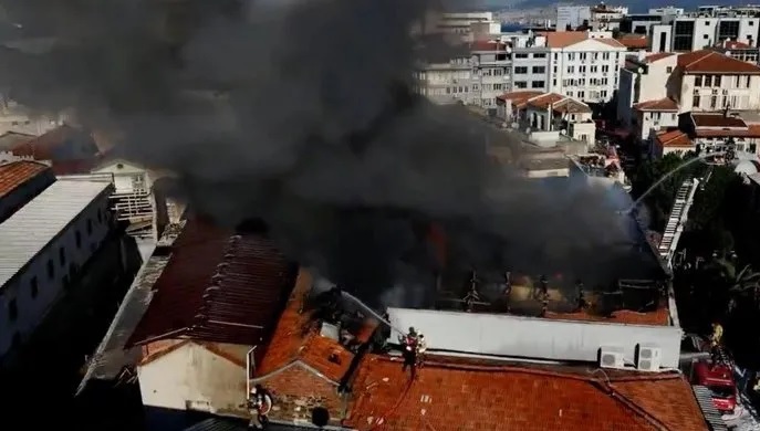 İzmir Kemeraltı Çarşısı’nda korkutan yangın