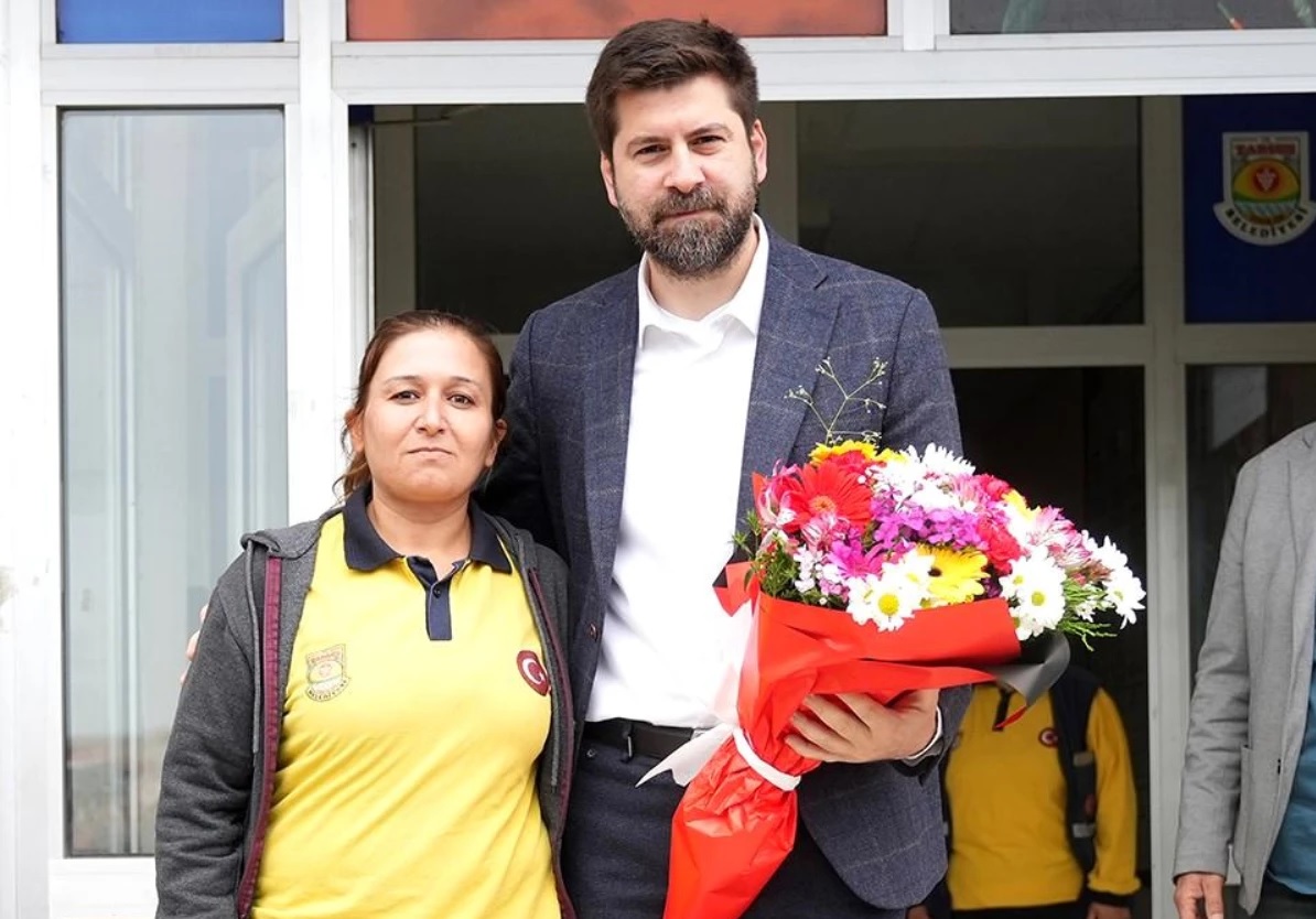 Tarsus Belediye Başkanı Ali Boltaç, Temizlik İşleri Müdürlüğü personeli ile bayramlaştı