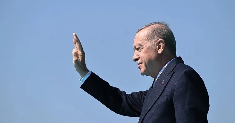 Cumhurbaşkanı Erdoğan, Üsküdar’da akaryakıt istasyonu çalışanlarını ziyaret etti