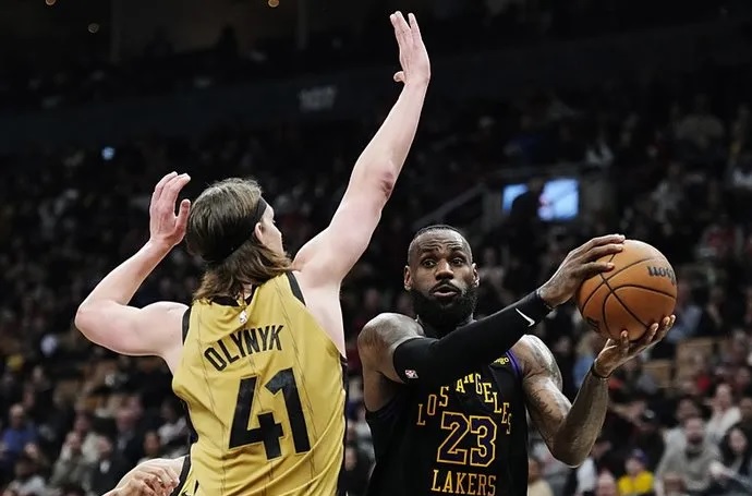 NBA’de sakatlıktan dönen Embiid, Sixers’ı galibiyete taşıdı!