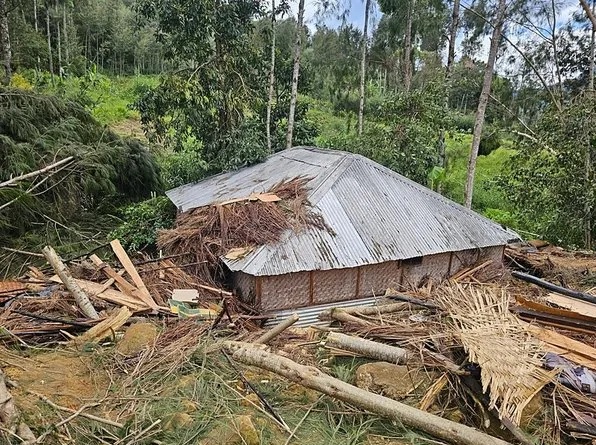 Papua Yeni Gine’de felaket can aldı!