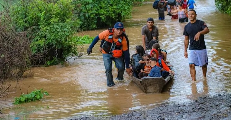 El Salvador’da sel ve toprak kayması can aldı: 11 ölü