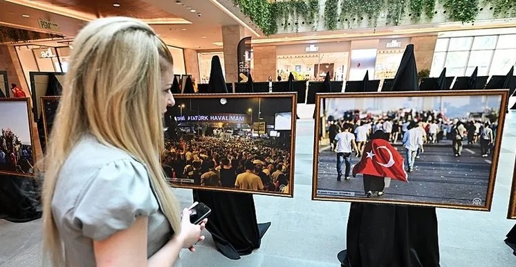 Adana’da “15 Temmuz Fotoğraf Sergisi” açıldı