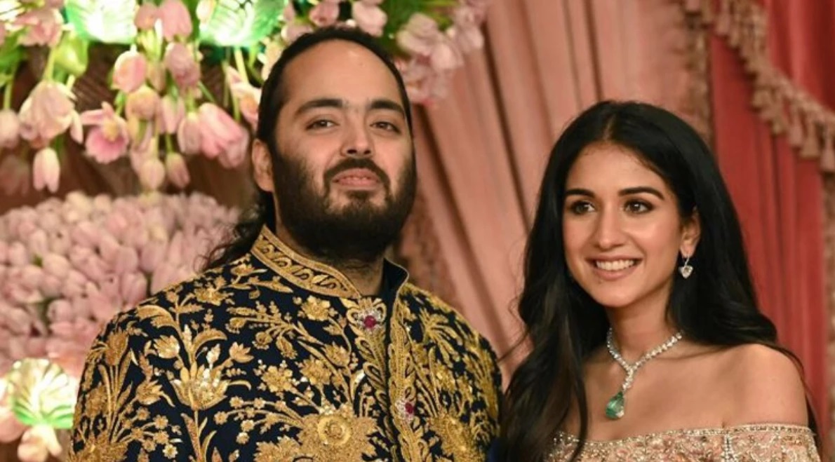 Hintli milyarder Anant Ambani, oğlunu 600 milyon dolarlık bir düğünle evlendirdi