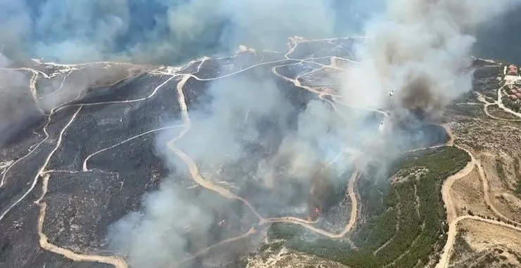 İzmir’in Çeşme ilçesindeki yangınla ilgili gözaltı sayısı 5’e çıktı