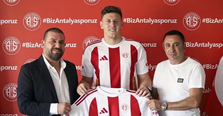 Antalyaspor, Arjantinli forvet Gaich için imza töreni düzenledi