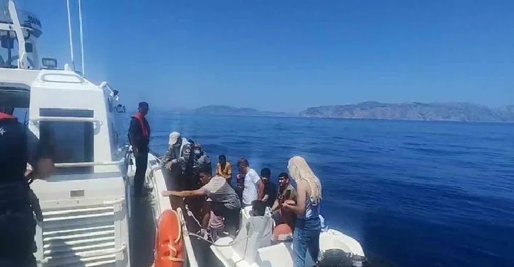 Marmaris’te 19 düzensiz göçmen kurtarıldı