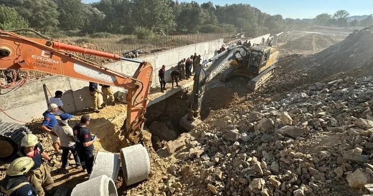 Tuzla’daki şantiyede iki işçi göçük altında kaldı!