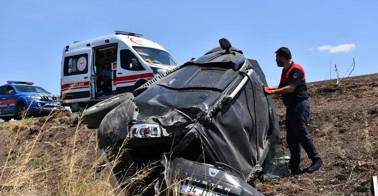 Şanlıurfa’da otomobil şarampole uçtu: 1 ölü, 4 yaralı!