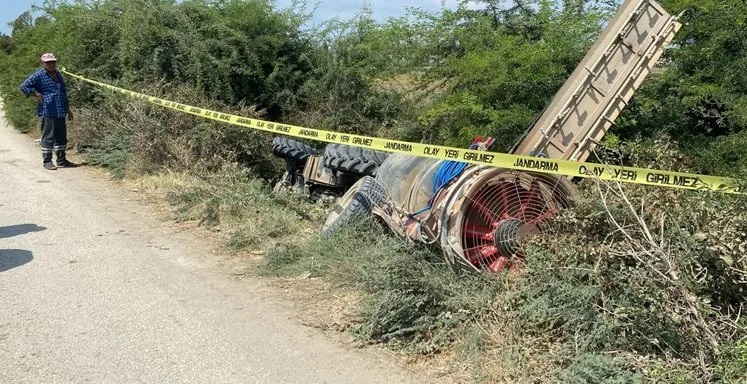 Adana’da devrilen traktördeki 1 kişi öldü