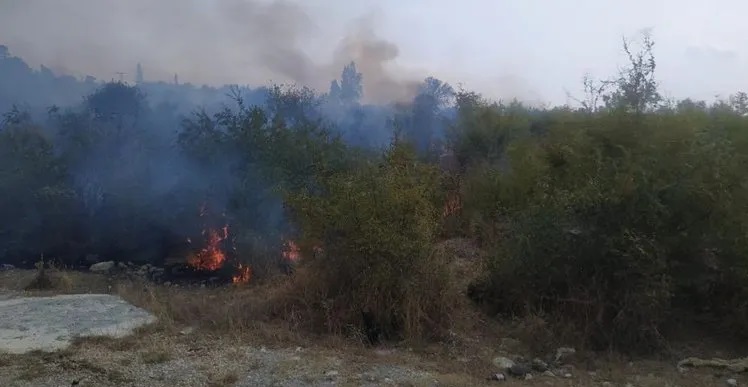 Osmaniye’de makilik alanda çıkan yangın söndürüldü