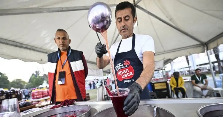 Adana Lezzet Festivali’nde 500 bin şiş et, 400 bin şişe şalgam tüketildi