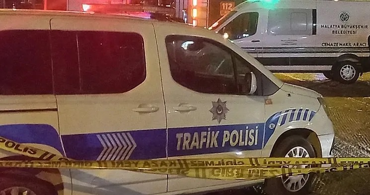 Malatya’da motosiklet ile otomobil çarpıştı: 1 ölü, 2 yaralı!