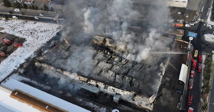 Kayseri’de fabrika alevlere teslim oldu; 3 işçi hayatını kaybetti