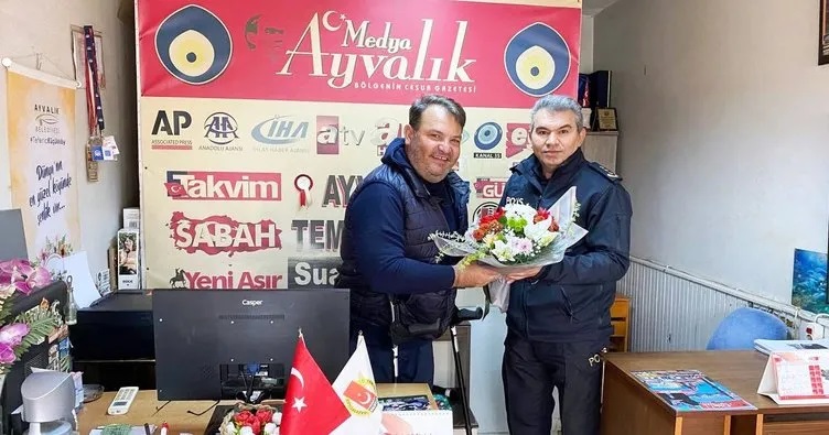 Ayvalık Polisi’nden engelli gazeteciye nazik jest