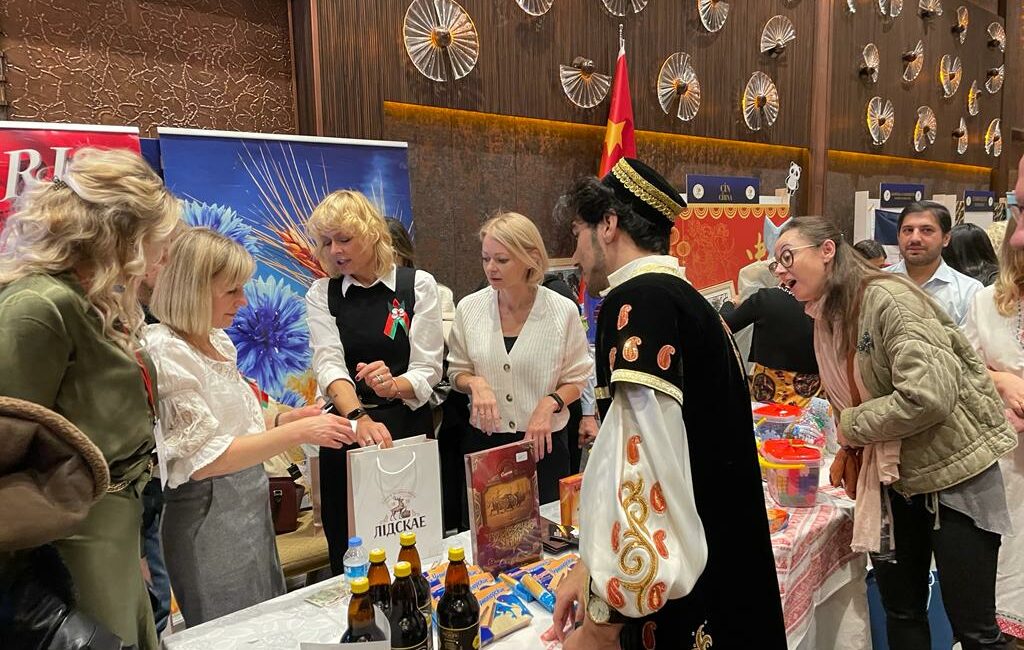 Minsk'te, Türk Rüzgarı Estirdiler: Türk Kültürü Belarus'un Başkentini Renklendirdi
