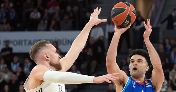 THY Euroleague'nin 25. haftasında Anadolu Efes, sahasında İspanya ekibi Real