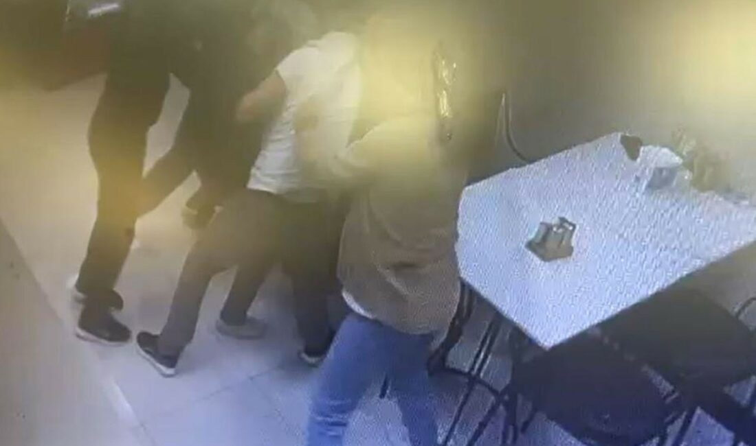Olay, saat 21.30 sıralarında Yeşilkent Mahallesi, 221 Sokak’ta meydana geldi.